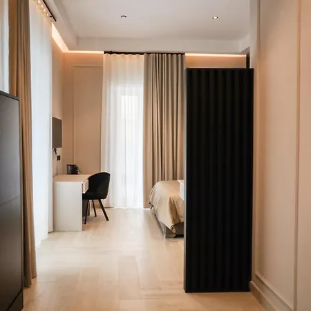 Luna Gallery Bed & Breakfast 4*
