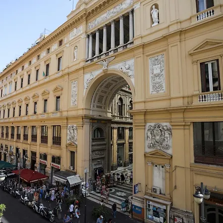 فندق مبيت وإفطار Luna Gallery نابولي