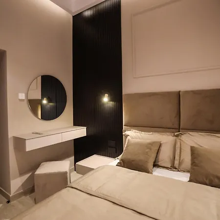 فندق مبيت وإفطار Luna Gallery 4*