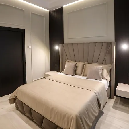 Luna Gallery نابولي