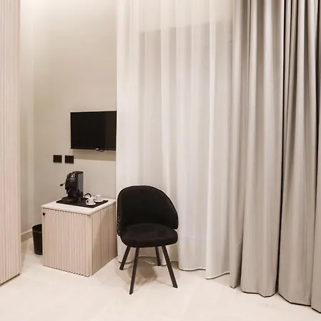 فندق مبيت وإفطار Luna Gallery 4*