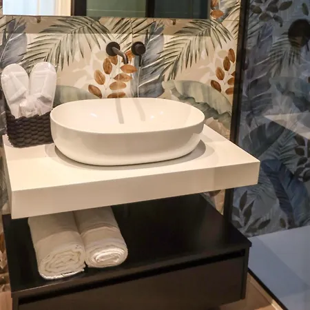 فندق مبيت وإفطار Luna Gallery 4*