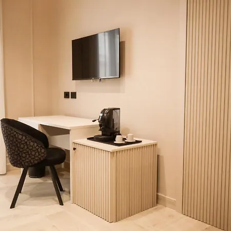 فندق مبيت وإفطار Luna Gallery 4*