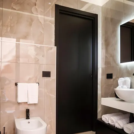 Luna Gallery فندق مبيت وإفطار نابولي