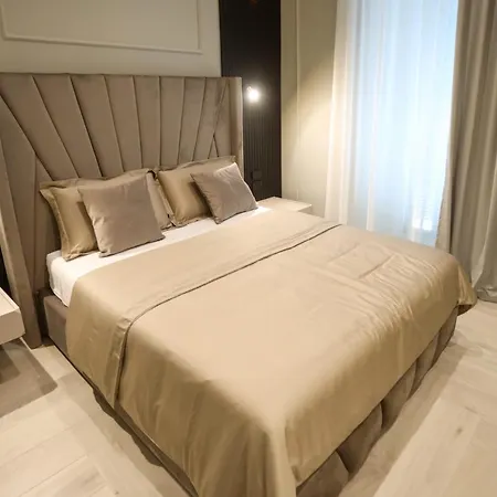 فندق مبيت وإفطار Luna Gallery 4*