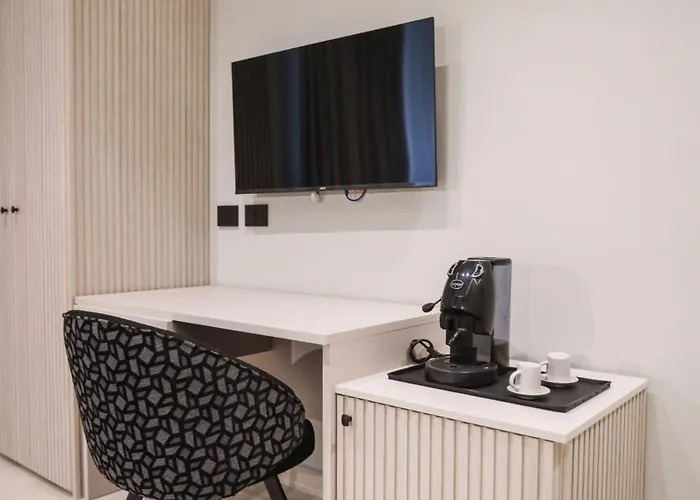 Luna Gallery 4* נאפולי