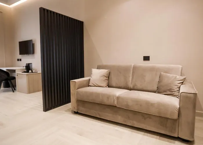 לינה וארוחת בוקר Luna Gallery נאפולי